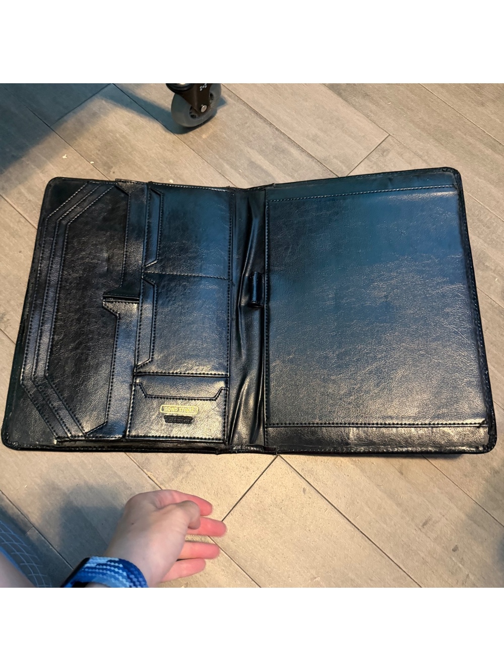 Bond Street Black Portfolio Organizer - Picture 3 of 7